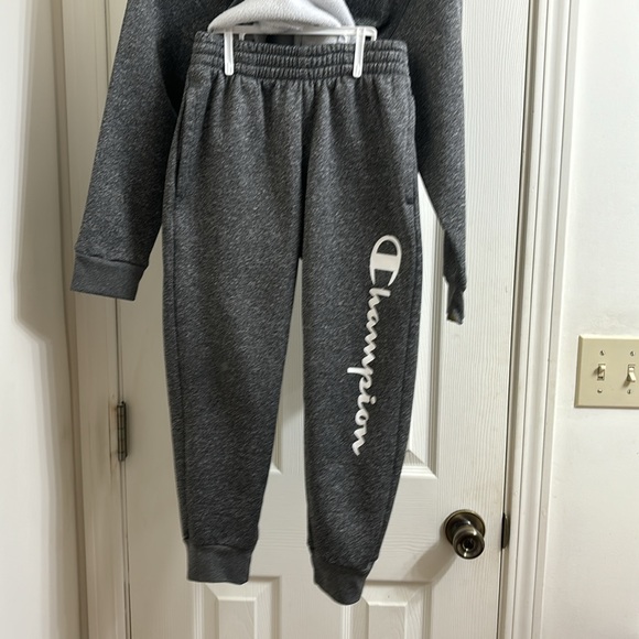 Gray Champion sweatsuit set hoodie and elastic waist pants w/ pockets size 7/8 - Picture 2 of 5